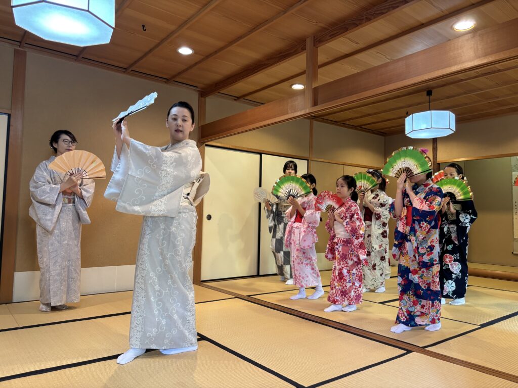 松風園塾　～日舞から学ぶ浴衣の着付けと美しい和の所作～
